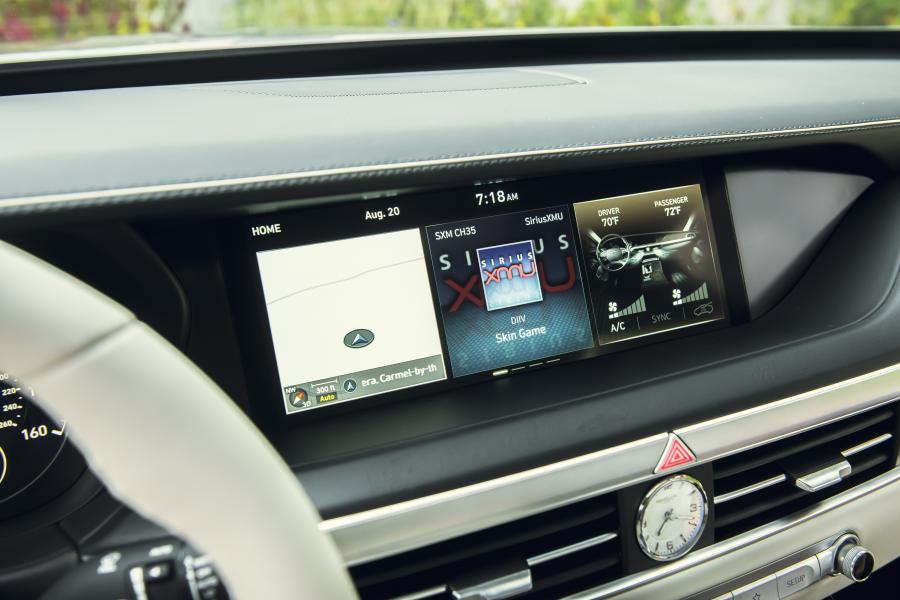 Детали интерьера Genesis G90 2019 года  (NA) (фото 32 из 48)
